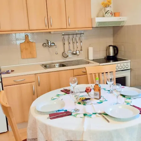 Miabella House - 2 Bedrooms And Terrace *