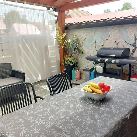 Miabella House - 2 Bedrooms And Terrace